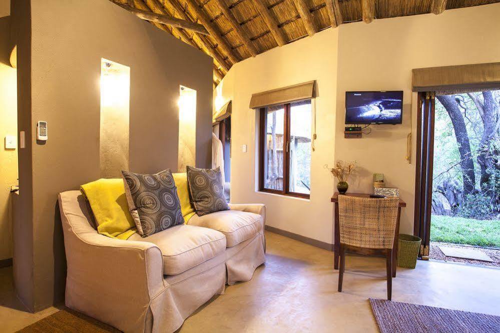 Tambuti Lodge Pilanesberg Exterior photo